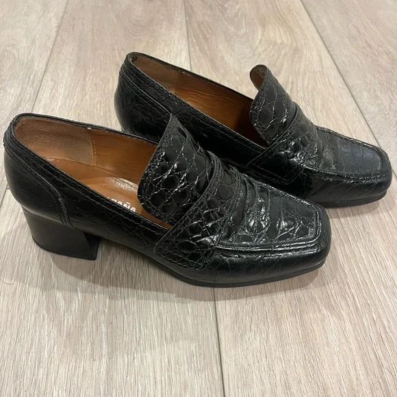 Nicole Saldana embossed black heeled loafer - Picture 8 of 9